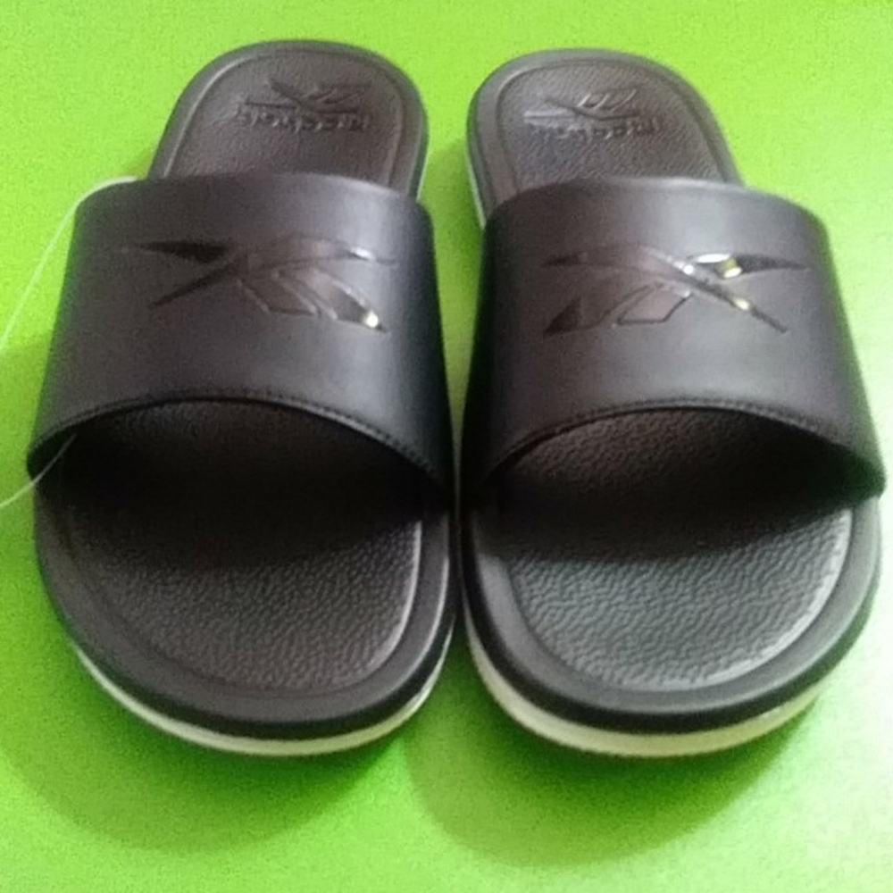New Lady's Reebok sandals